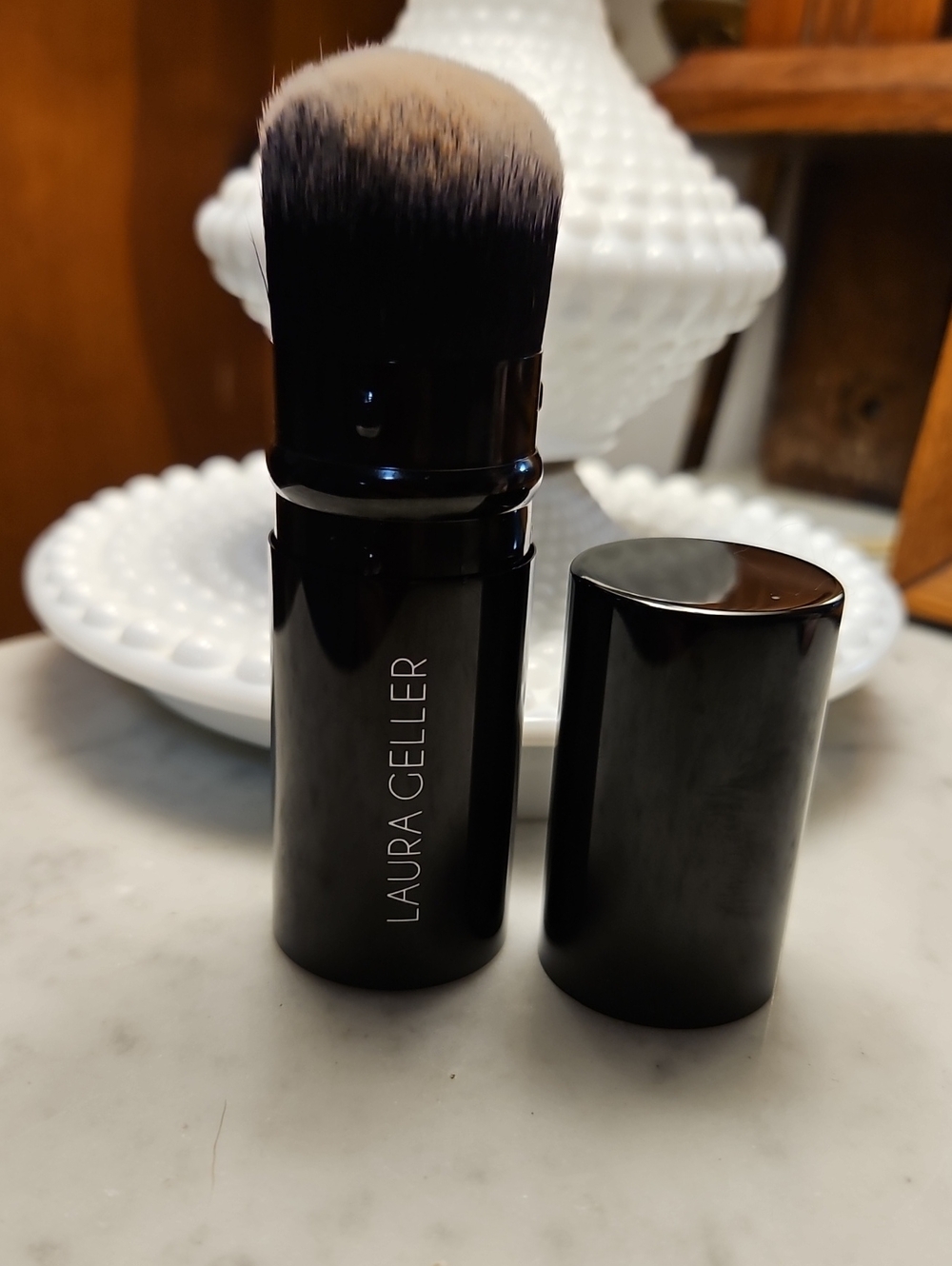LAURA GELLER Retractable Airbrush Kabuki Brush NWOT